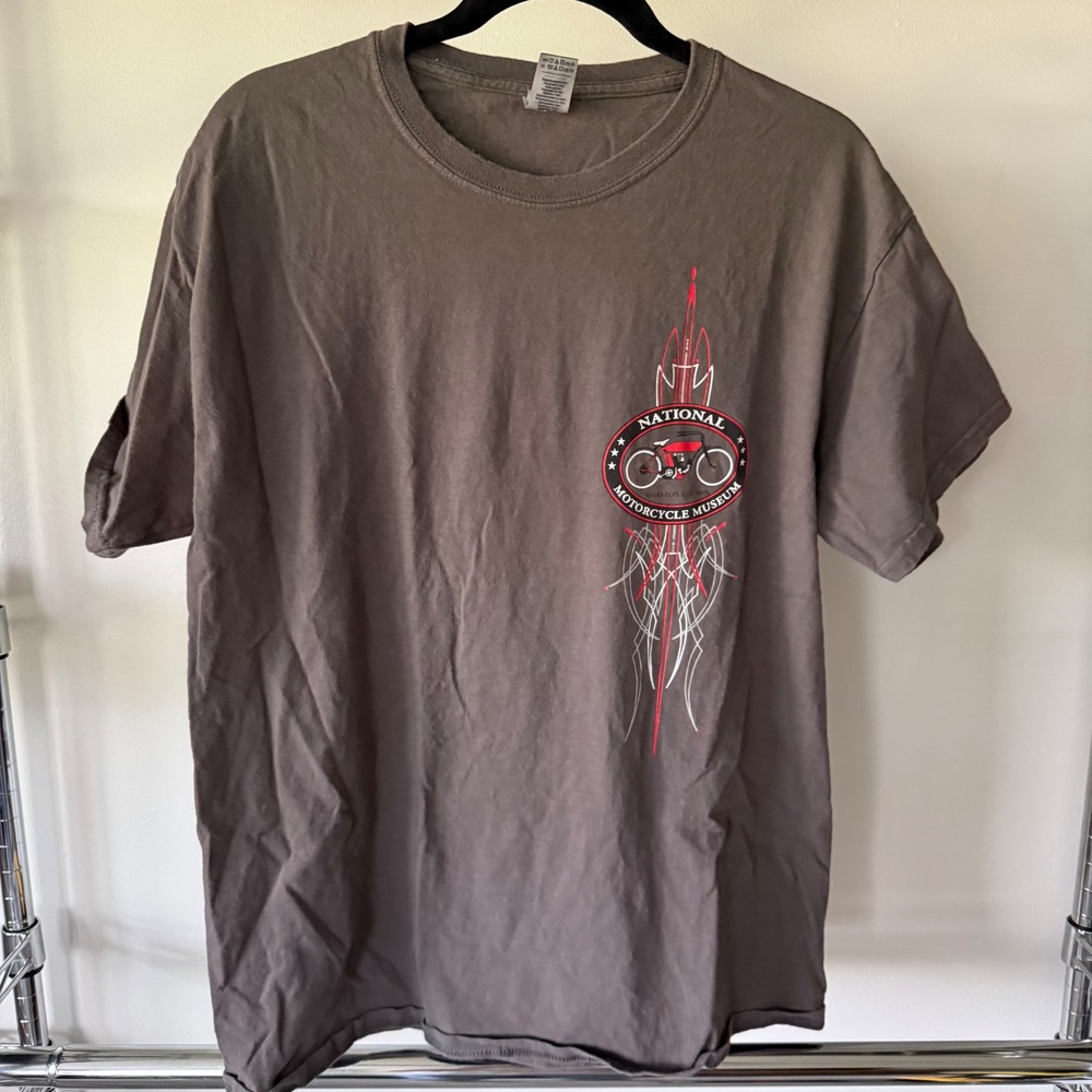 Gildan National Motorcycle Museum Anamosa Iowa Graphic Tee Gray Mens Large